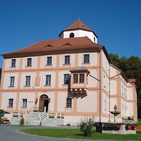 Hotel Garni Schloss Schoenberg Bad Brambach Exterior foto